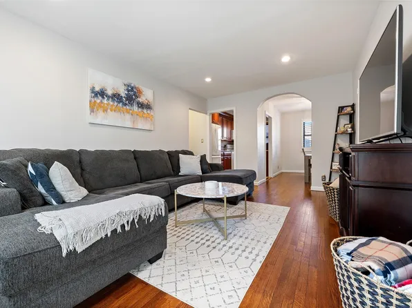 244-01 61st Avenue #Lower, Douglaston, NY 11362