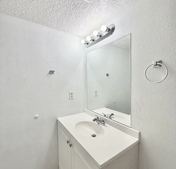 425 F St #2 — Photo 29