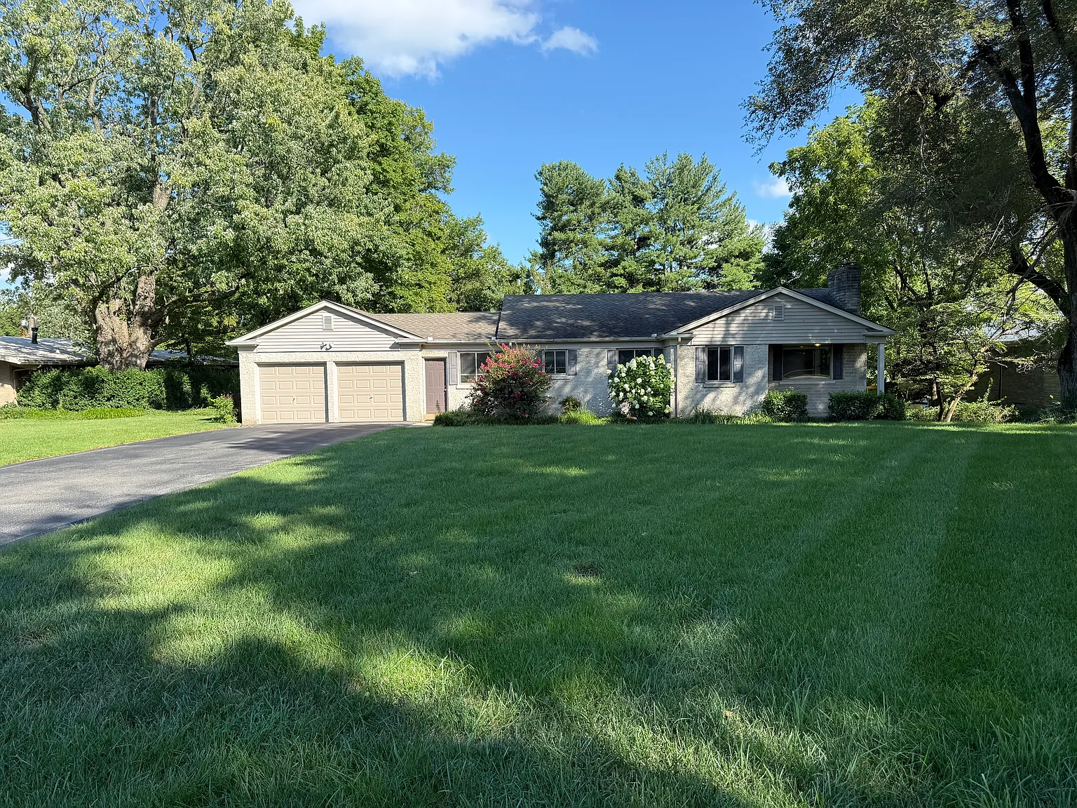 3 bed, 2800 sqft, $1,950 — Photo 1