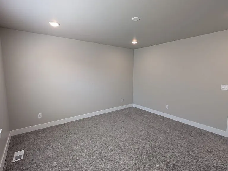 5560 Trueman #C — Photo 32