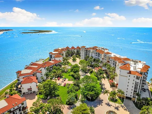 502 La Peninsula BLVD #502, NAPLES, FL 34113