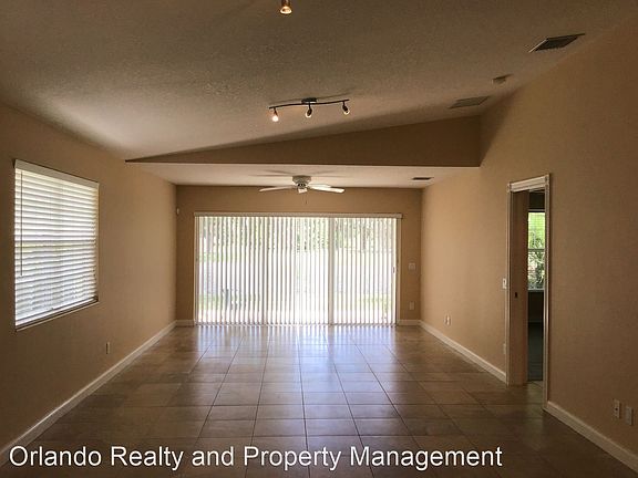 5th image of 11824 Delfina Ln