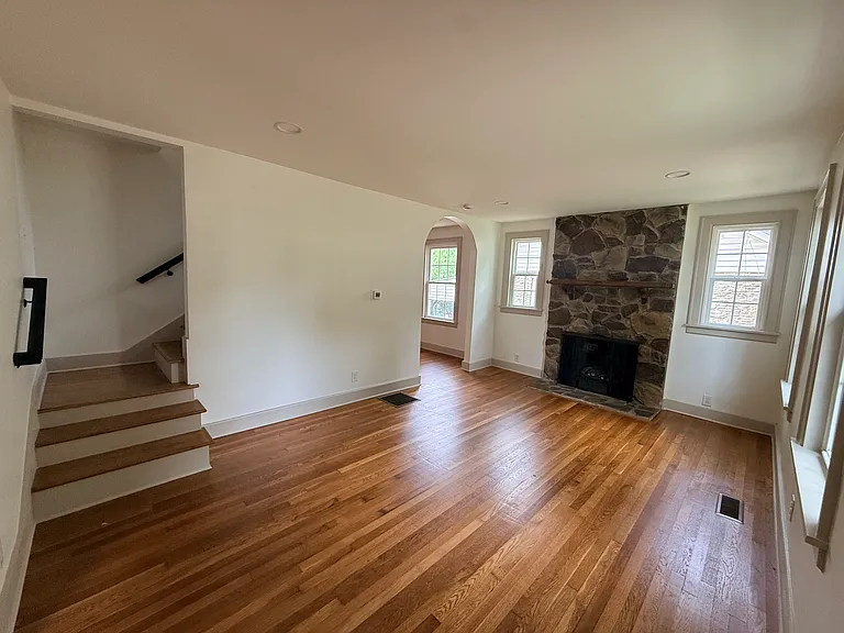 2408A Inga St — Photo 7