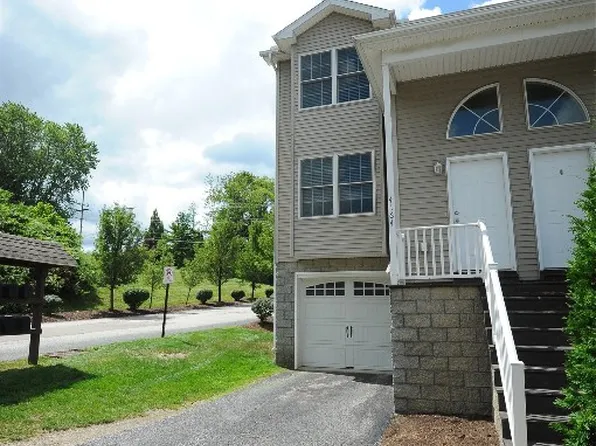 4164 Wood Hills Dr, Erie, PA 16510