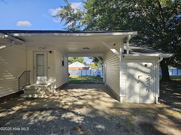 4th image of 900 E Nicholson Street