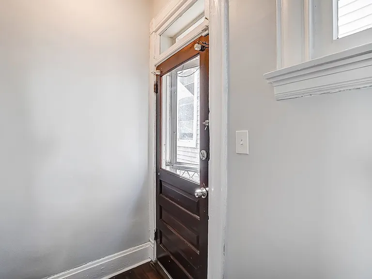 2036 Garrard St — Photo 5