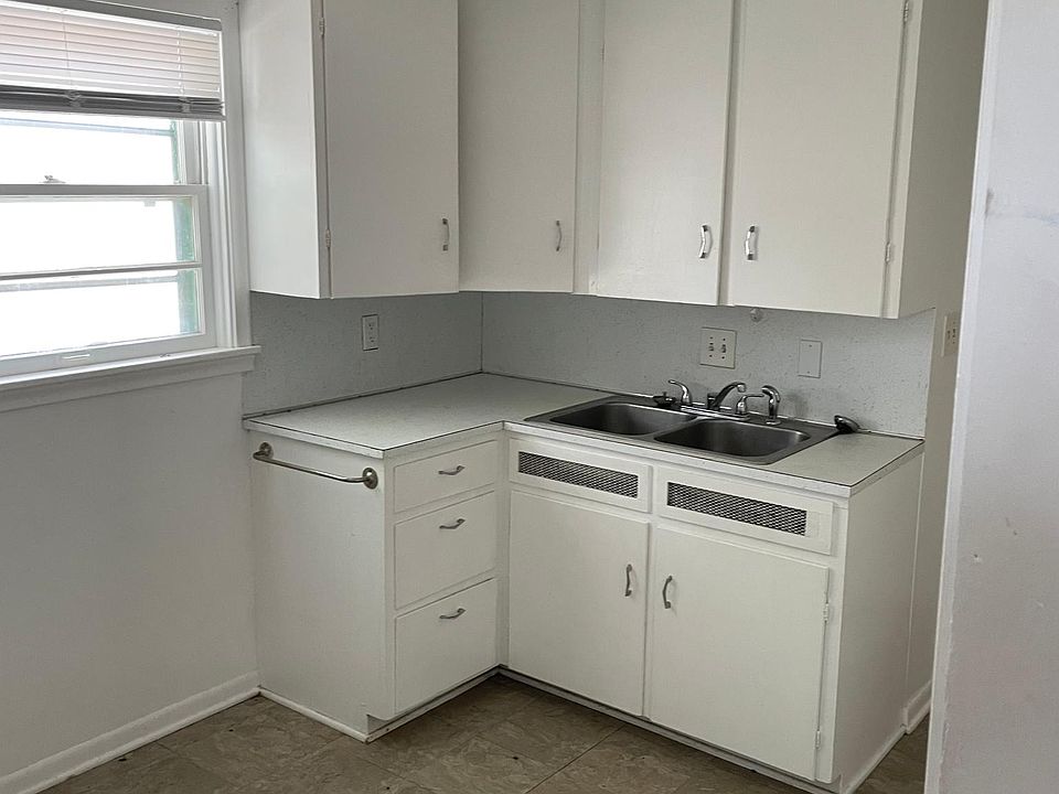 2nd image of 243 Lincoln Ave