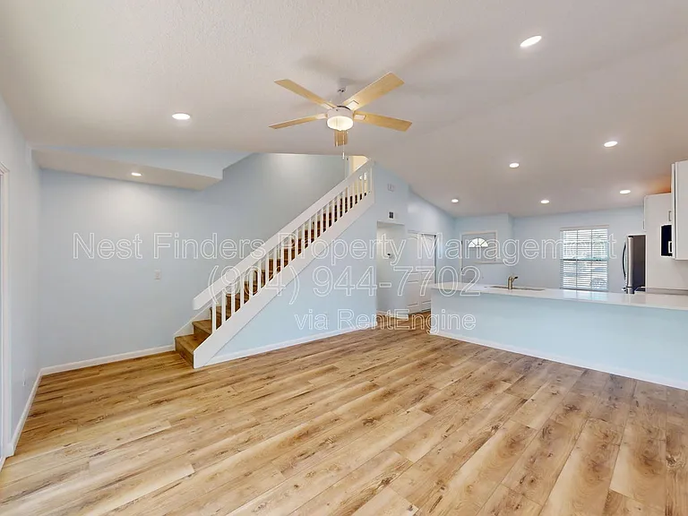 450 Aquatic Dr — Photo 3