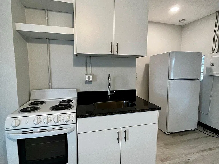 707 Rosery Rd NW #3 — Photo 7