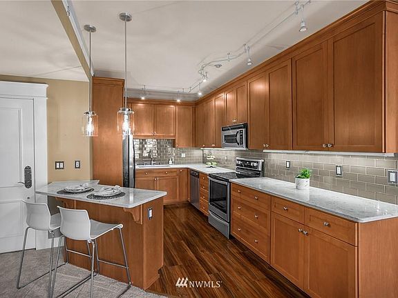 3rd image of 714 Market St Unit 401