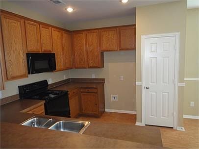 4th image of 10231 Waterbury Dr