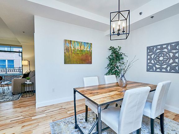 4th image of 110-112 Cypress St #308