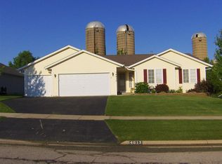 14013 Ashwin Ln, Poplar Grove, IL 61065