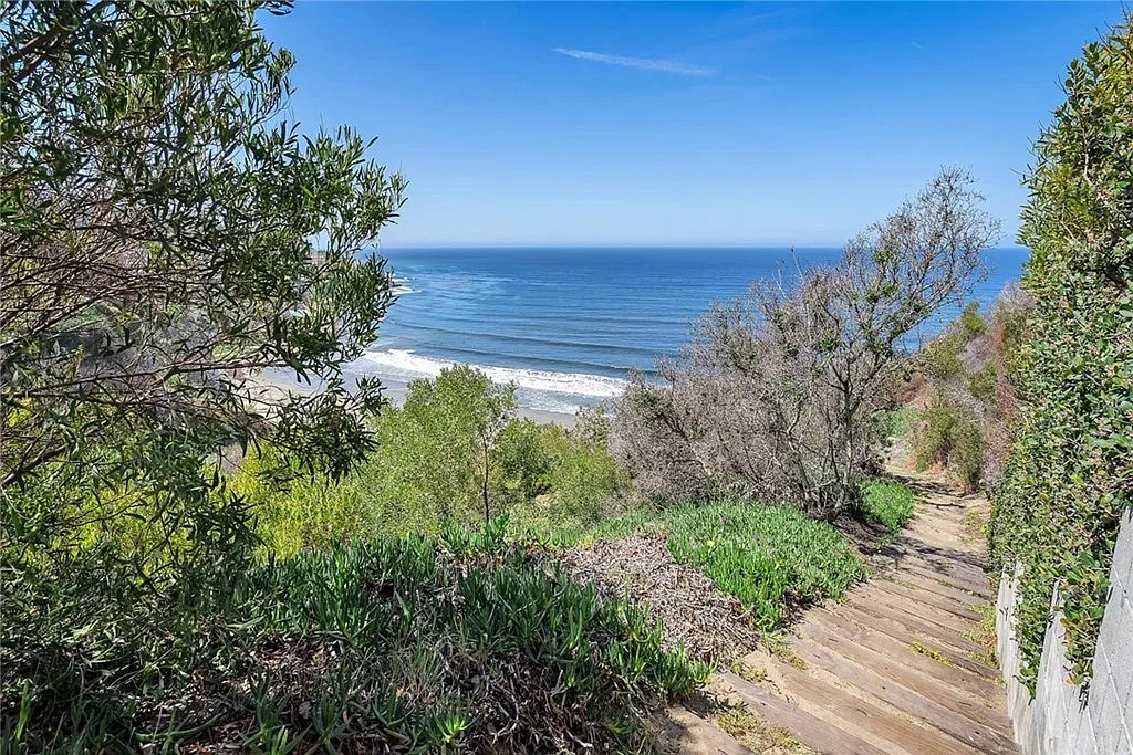 635 Paseo De La Playa — Photo 2