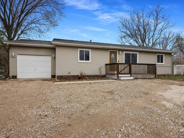 10477 S Walnut Dr, Traverse City, MI 49684