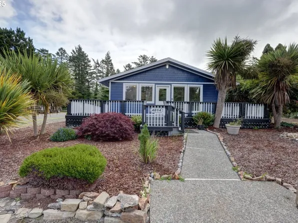4814 N Pl, Long Beach, WA 98631