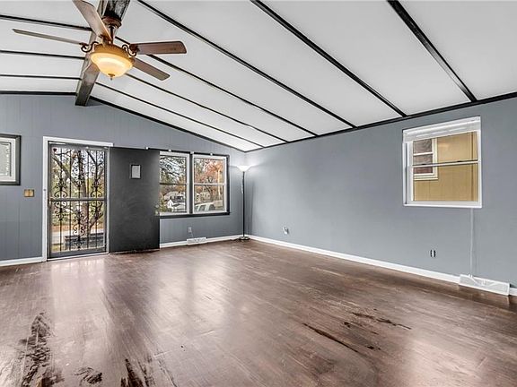 5th image of 1909 S Harris Ave