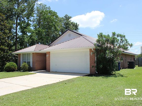 2nd image of 1710 Woodbridge Cir E