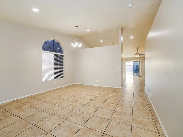 2904 W Sunland Ave — Photo 5