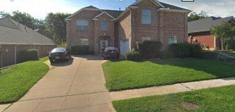1st image of 814 Crested Cove Dr