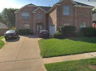 814 Crested Cove Dr, Garland, TX 75040