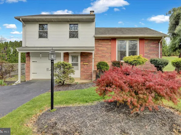 4 Cherrywood Rd, Wyomissing, PA 19610