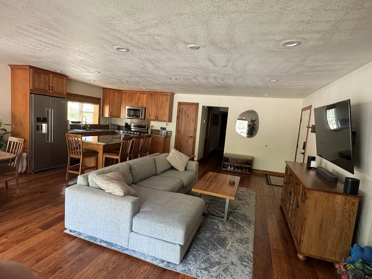 2 bed, 1200 sqft, $2,750 — Photo 3
