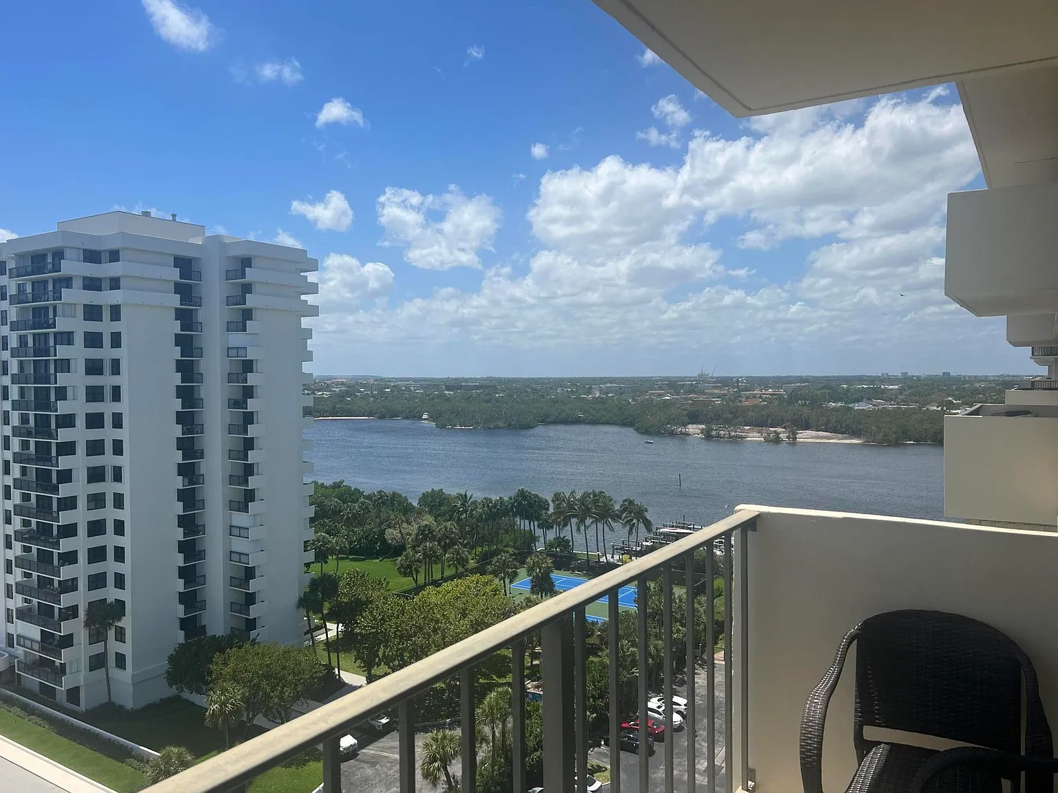 2 bed, 2.0 bath, 1031 sqft, $7,000 — Photo 3
