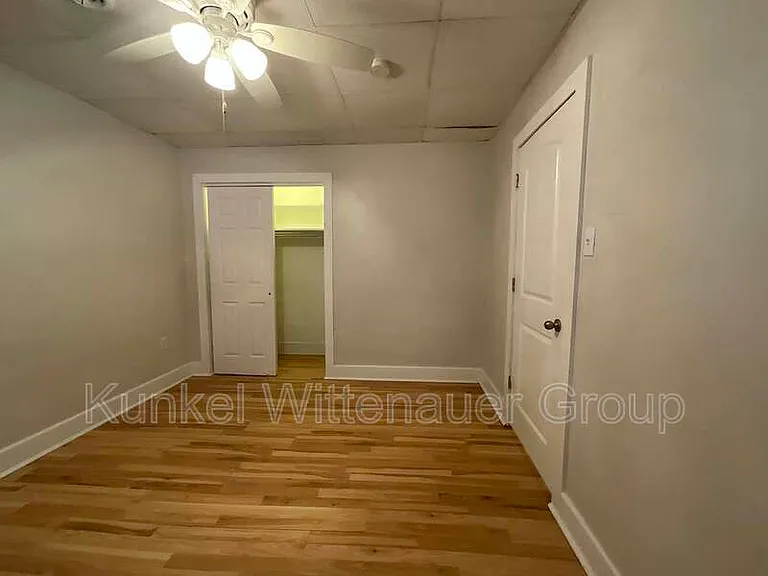 324 N Jackson St — Photo 8