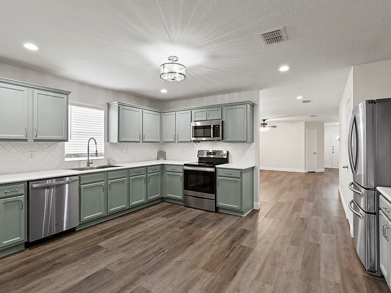 12900 Cedar Hollow Dr — Photo 3