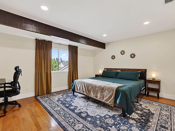 3rd image of 7219 Willowwest Ct