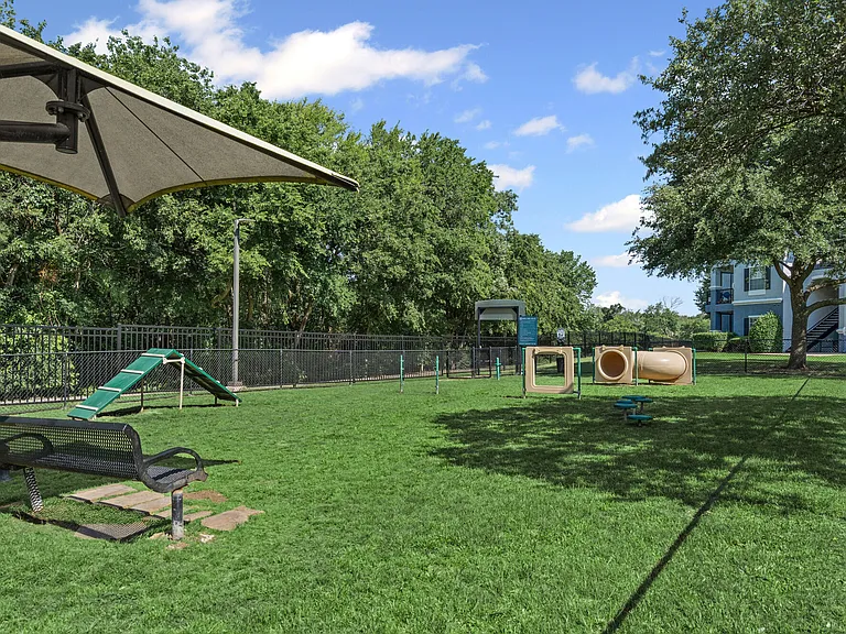 Benton Pointe — Photo 13