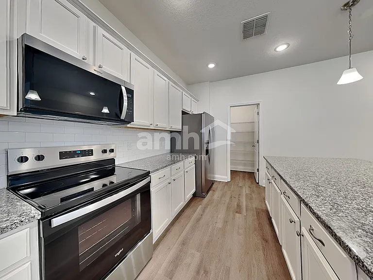 1328 Mount Logan Dr — Photo 3