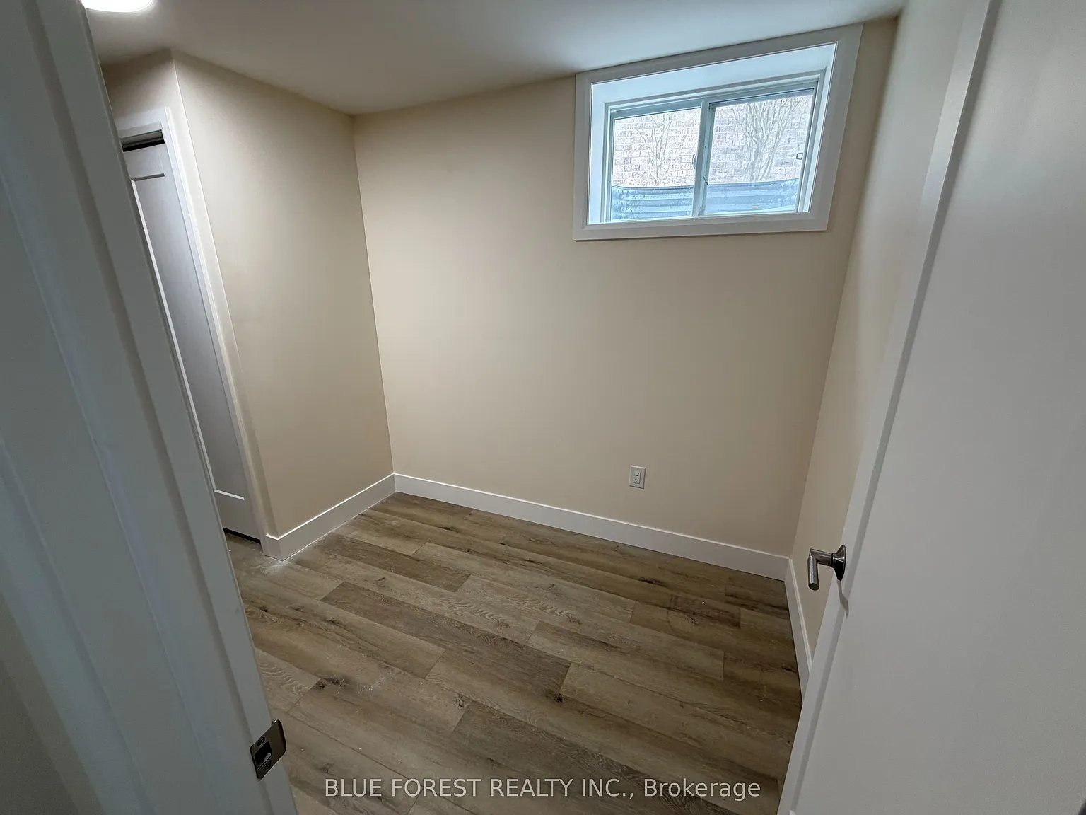 3 bed, $1,899 — Photo 3