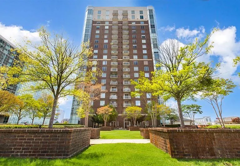 285 Centennial Olympic Park Dr NW #1108 — Photo 1
