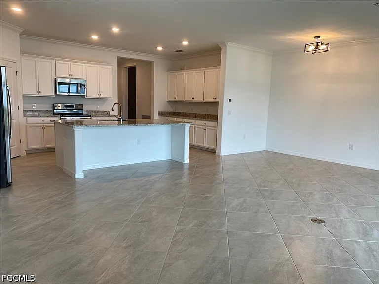 14662 Cantabria Dr — Photo 23