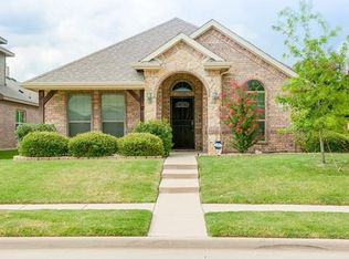 110 Brook Hollow Ln, Red Oak, TX 75154