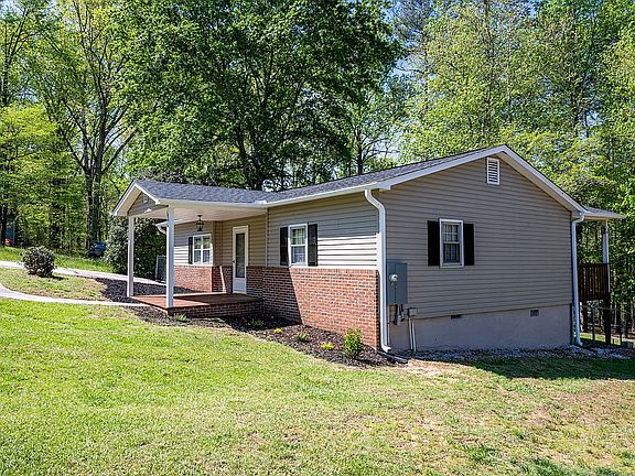 5th image of 106 Hughes Dr
