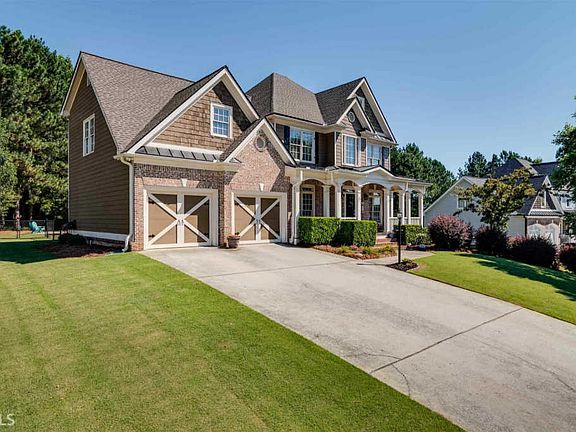 4th image of 534 Richmond Pl