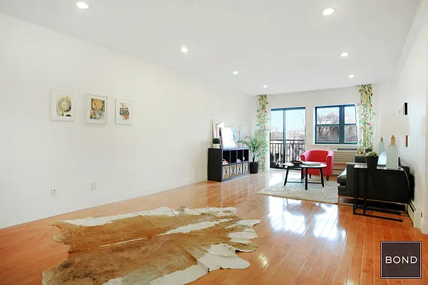 Sold by Bond New York | media 11