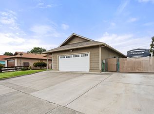 854 Delsie Dr, Grants Pass, OR 97527