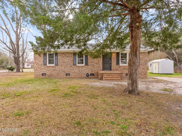 213 S Smith Street, Burgaw, NC 28425