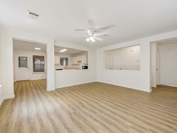 5th image of 15623 Clarks Fork Ct