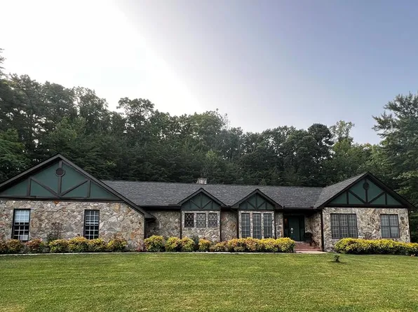 76 Rhody Acres Trl, Stuart, VA 24171