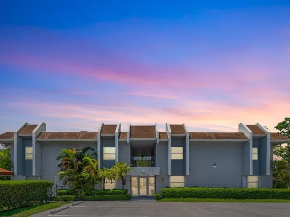 9231 SW 87 Avenue #C7, Miami, FL 33176