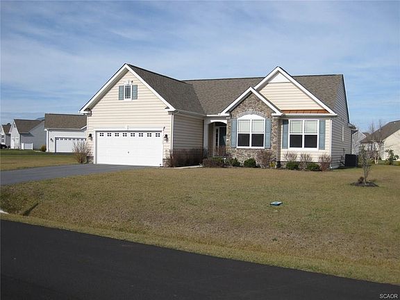 2nd image of 33687 Reservoir Dr