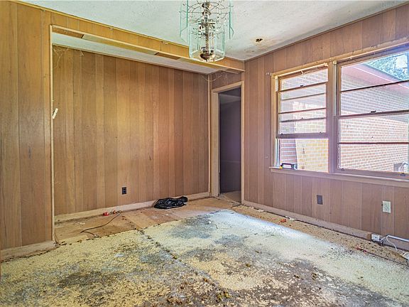 5th image of 2109 Stone St
