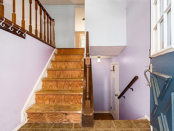2nd image of 309 Idlebrook Pl
