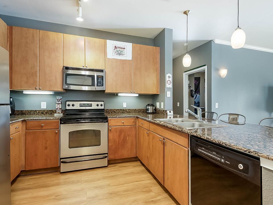 1st image of 1901 5th Ave #1111