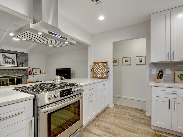 10603 Golden Quail Dr — Photo 9